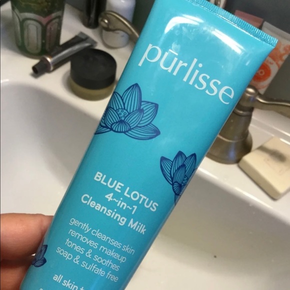Purlisse Blue Lotus 4-in-1 Cleansing Milk - Picture 5 of 8